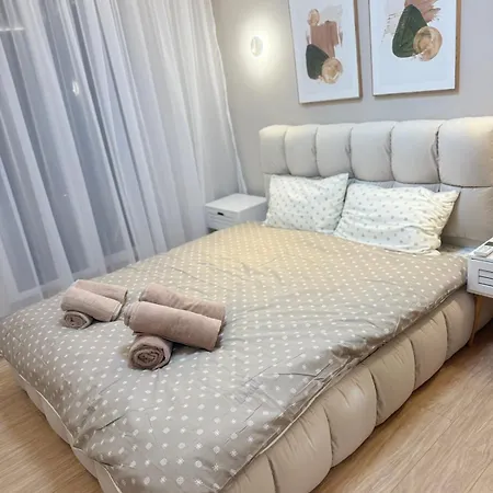 Rich 2 Apartment *
